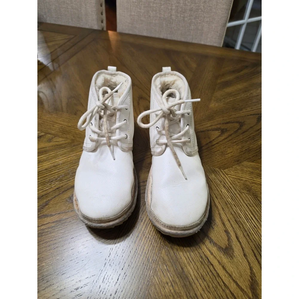 UGG Neumel II Chukka Boots 1136847K sz 6 fair condition